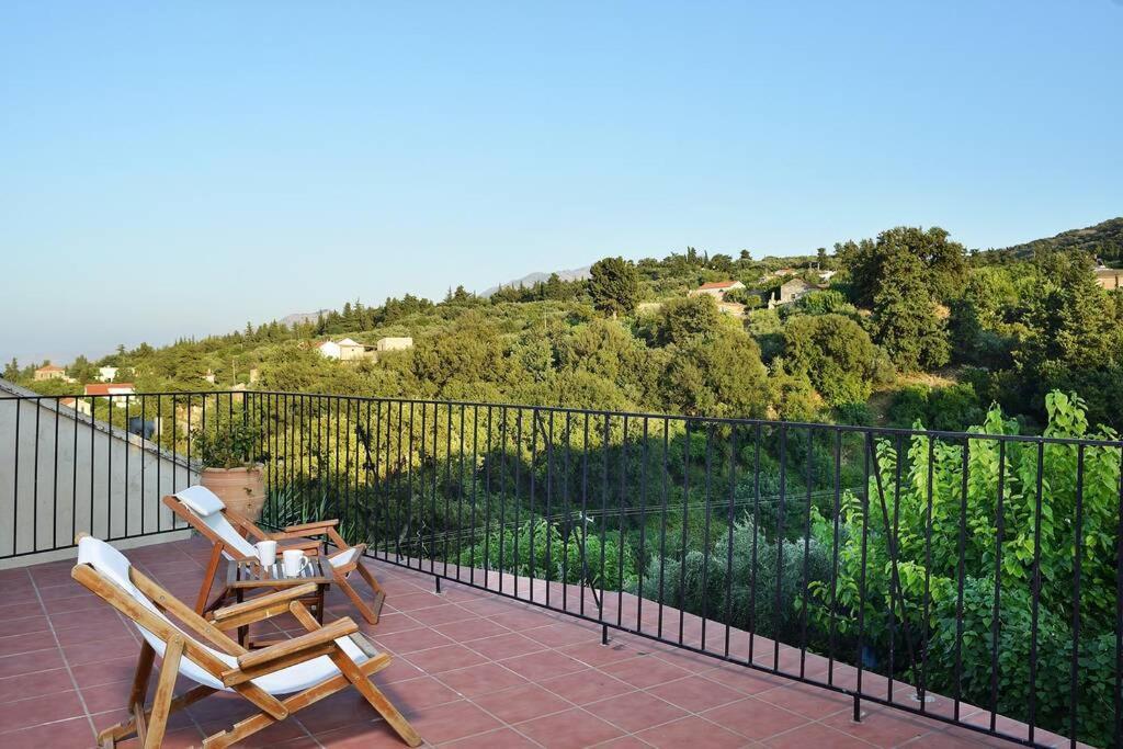 Villa Christini A Luxury Villa With Amazing Views Tzitzifés Exterior foto