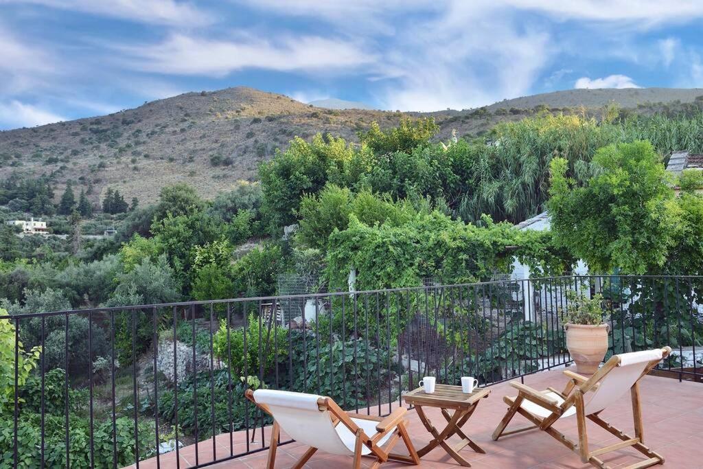 Villa Christini A Luxury Villa With Amazing Views Tzitzifés Exterior foto