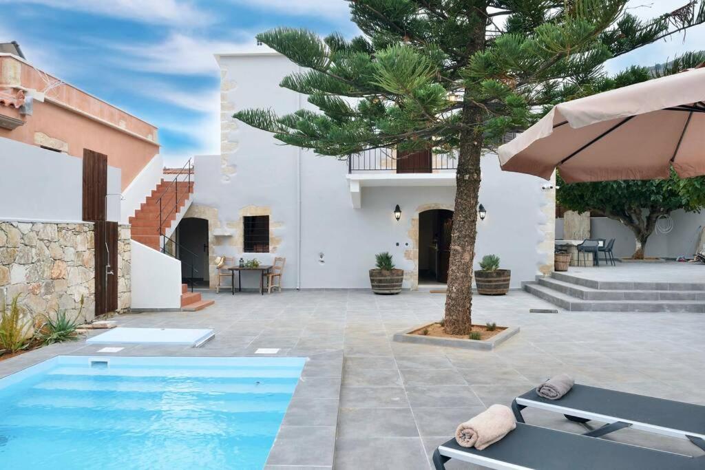 Villa Christini A Luxury Villa With Amazing Views Tzitzifés Exterior foto